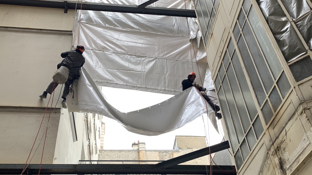 Pose de filets de sécurité anti-chute et anti-bruit à Paris Services